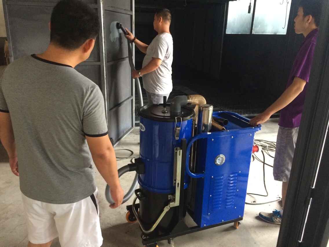 打磨車間該如何選擇工業(yè)吸塵器呢？85